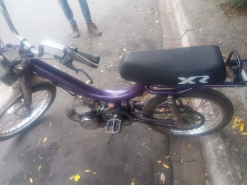 Mobilete 98 roxa toda orginal  em perfeito Estado