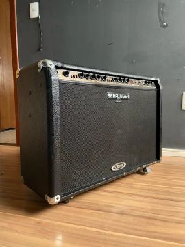 Amplificador Behringer V-TONE GMX212