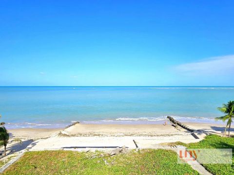 Terreno beira mar/pé na areia do Jardim Oceania, 15x50.