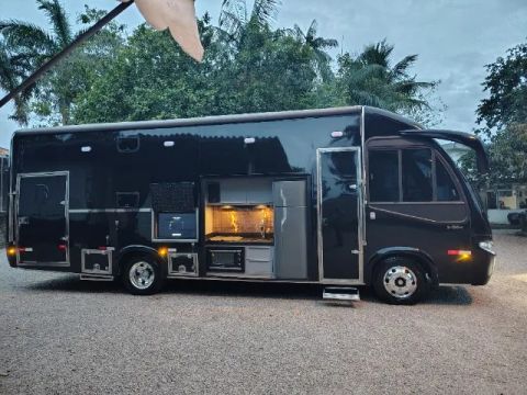 Motor home com cavaleira 