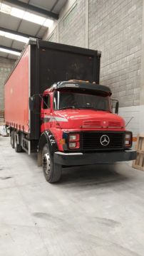 Caminhão Mercedes 2013 Trucado, turbinado baú climatizado Diesel