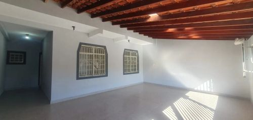 Imóvel para aluguel tem 160 metros quadrados com 3 quartos em Jardim Santa Maria - Jacareí