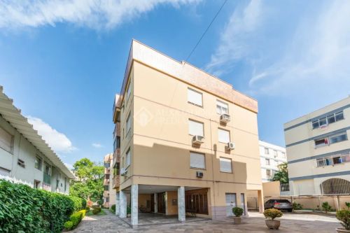 excelente apartamento reformado dois dormitórios sacada
