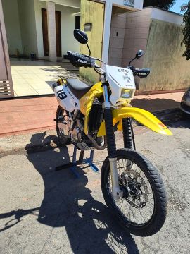 Suzuki DRZ400 2007/08 emplacada.