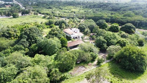 granja com 12.6 hectares bem estruturada e com uma localização incrível próximo a lagoa do