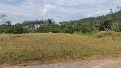 Lindo terreno em Rodeio.