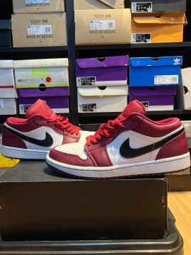 Jordan 1 Low Noble 42.5 original 