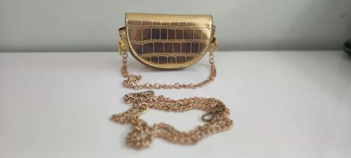 Bolsa de Ombro Dourada