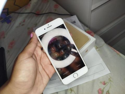 iPhone 7  dourado 32GB