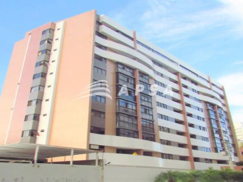 EXCELENTE APARTAMENTO A 03 QUADRAS DA PRAIA, PRÓXIMO A ESCOLAS, RESTAURANTES, HOSPITAL, SU