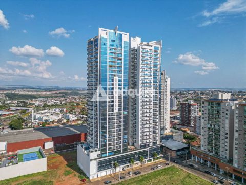 Apartamento semimobiliado à venda, com 4 suítes, andar alto, Oficinas, Ponta Grossa, PR
