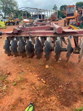 Grade hidráulica 18x34? super pesada Tatu 