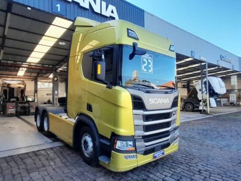 SCANIA R450 A6X2 2022/2023 - SAIA LATERAL DEFLETORES PNEUS NOVOS IMPORTADOS UNICO DONO ADA