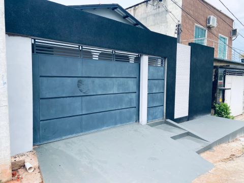 Vendo essa casa ao lado da avenida Cel. Mancio Lima