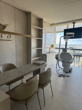CONSULTÓRIO ODONTOLÓGICO POR TURNO NO DCT