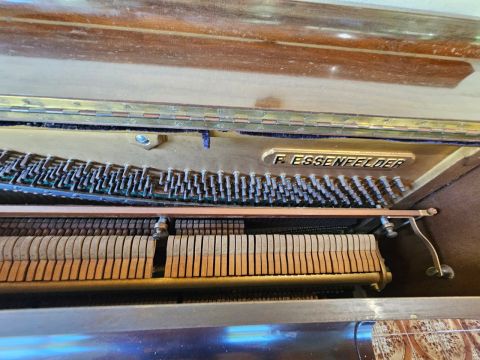 PIANO ESSENFELDER****  PARCELO EM ATÉ 10 VEZES