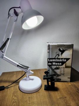 Luminária articulada de mesa branca / base e garra