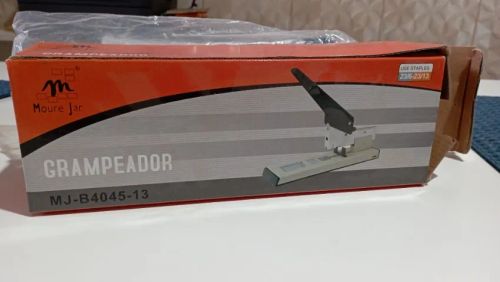 Grampeador Grande de mesa para até 100 folhas - novo