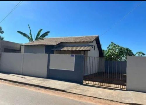 F. Casa disponível no bairro Murilo Teixeira