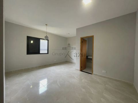 Casa Condomínio em São José dos Campos