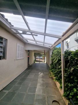Ampla casa de 4 dormitórios no centro de Santa Cruz do Sul.