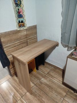 Mesa dobrável de parede 