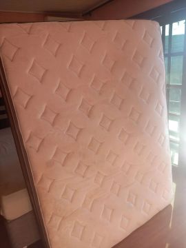 Vende-se Cama Box