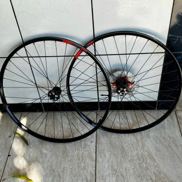 Roda MTB Aro 29 Sentec Comp Tubless 15x100mm, 12x142mm