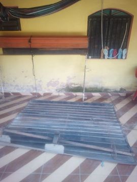 Vende-se duas portas de enrolar 