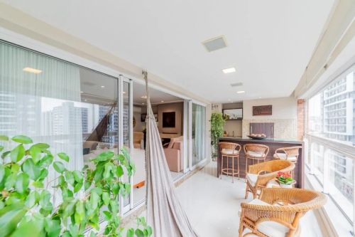 Apartamento com 199m² e 4 dormitórios no bairro Central Parque em Porto Alegre