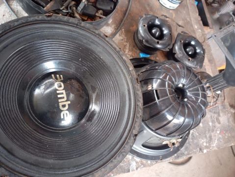 Caixa de Som Bombe 12 Polegadas