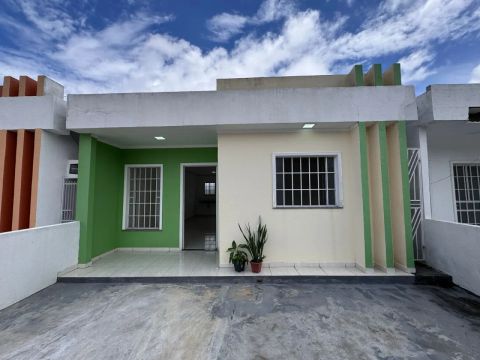 VENDO ÓTIMA CASA  NO NOVA CIDADE PRÓXIMO AO SHOPPING VIA NORTE.
