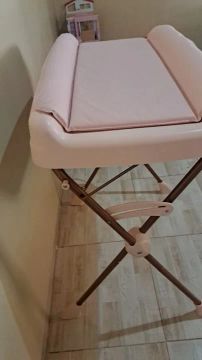 Trocador de bebê dobrável rosa