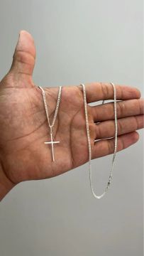 Cordão de prata com crucifixo 925k