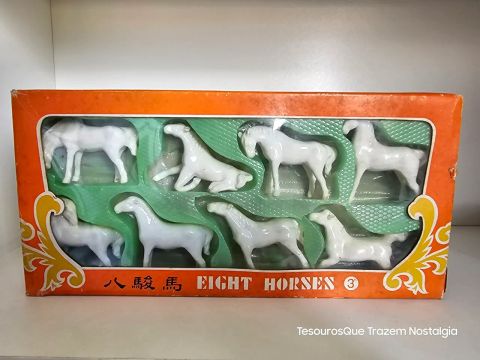 8 Cavalos de Porcelana Antigos na Caixa - Eight Horses