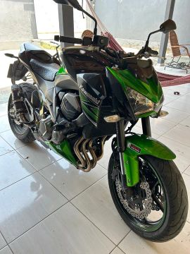 Motos KAWASAKI Z-800 no Brasil
