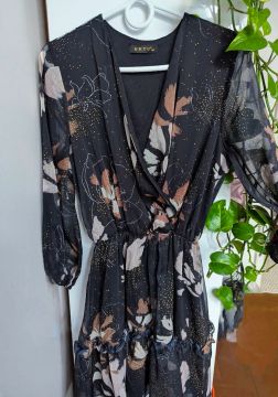 Vestido Floral Preto com Paetês