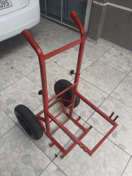 Carrinho de mão de ferro