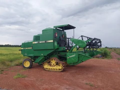 Colheitadeira SLC 6200 Revisada com Esteiras