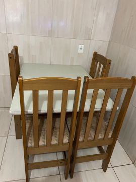 Mesa de Jantar 4 Cadeiras