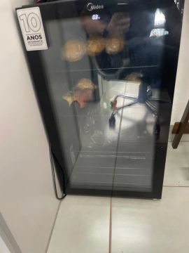 Cervejeira Midea Flex 96 L , porta de vidro froste free