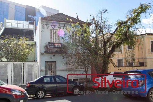 Casa em Porto Alegre, no bairro Independência, à venda.