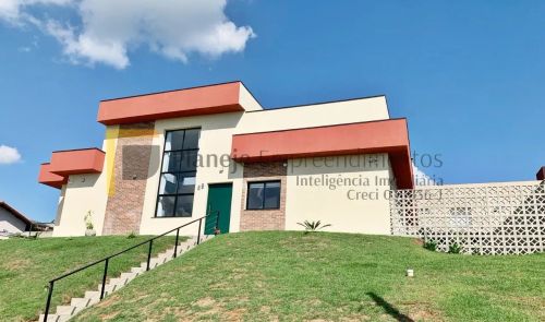 CASA DE ALTO PADRÃO COM 6 DORMITÓRIOS A VENDA NO MONTES CLAROS EM ITUPEVA