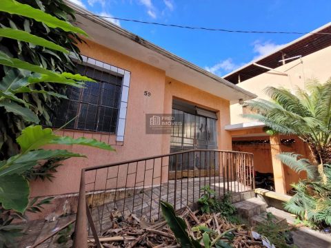 Casa 3 quartos com anexo no Bairro Carlos Prates Belo Horizonte