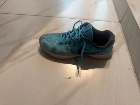 Tênis Nike azul tamanho 35/36