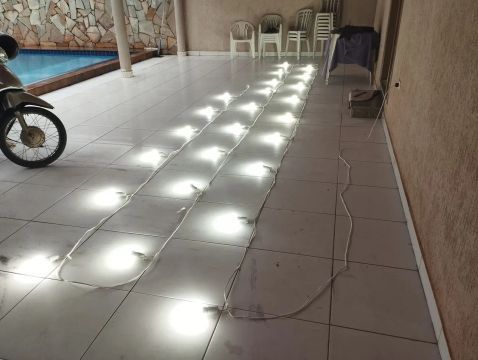 Varal de iluminação para eventos ou luau