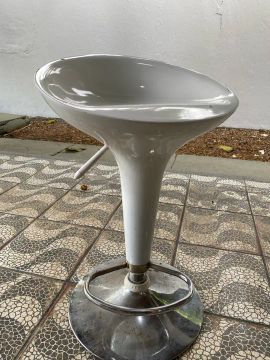 Banqueta giratória com elevação! 
