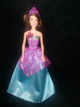 Barbie vários modelos (cada )