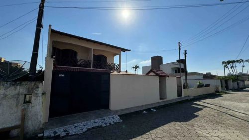 Imóvel para venda possui 120 metros quadrados com 4 quartos em Centro - Itapema - SC