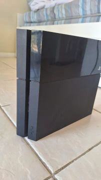 Playstation PS4 Original 500Gb (Defeito) + 2 Controles Dual Shock 4 (Defeito)